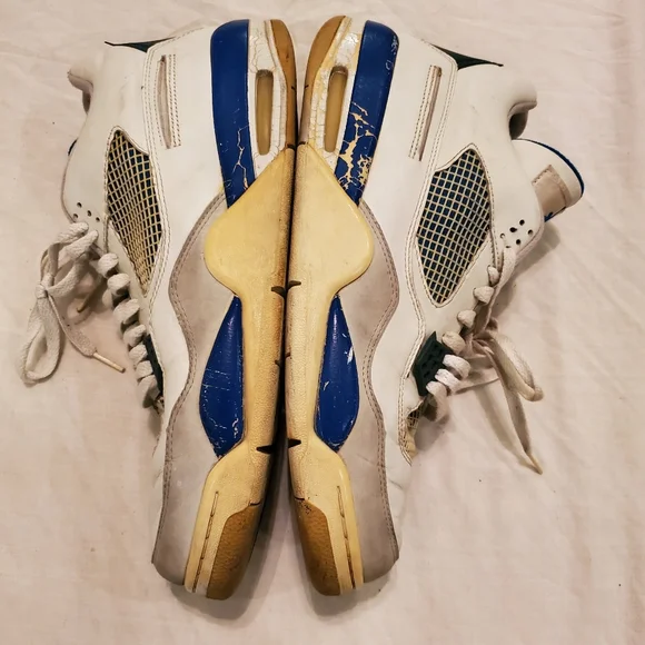 Size 12 - Jordan 4 Retro Military Blue 2006 - Picture 3 of 9